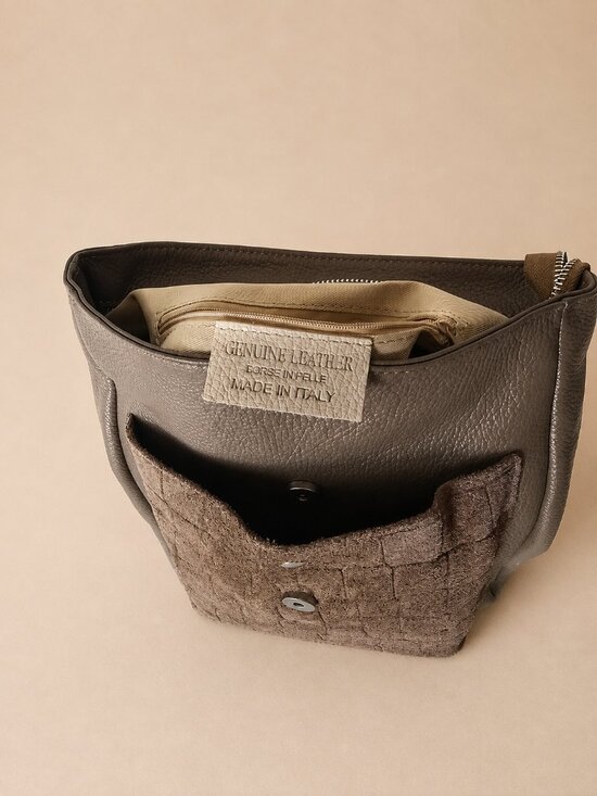Italian Leather Croc-Embossed Backpack – Taupe